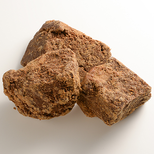 八重山本黒糖（ブロック） / 500g | 砂糖・はちみつ・ジャム,国産の砂糖,茶色い砂糖 | 通販 TOMIZ 富澤商店