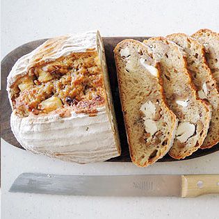 胡桃とクリームチーズのパン